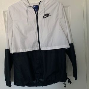 Worn once nike windbreaker